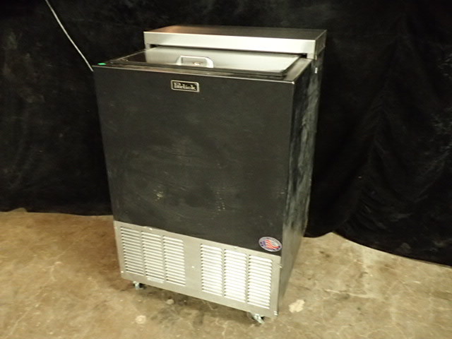 lot 3496 image: Perlick 27in Mug Chiller
