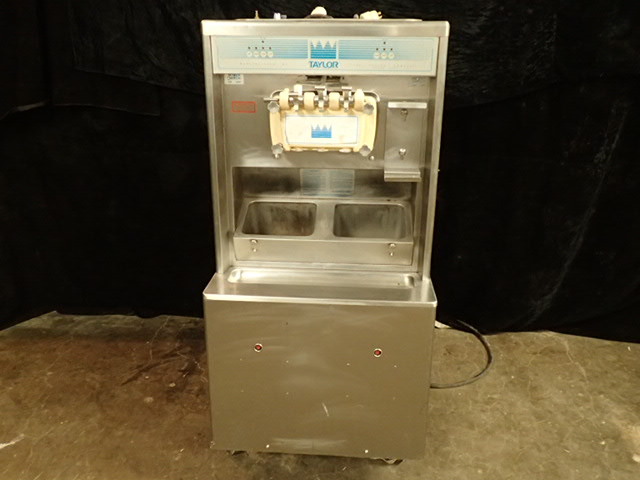lot 3500 image: Taylor 2 Flavor Ice Cream Machine
