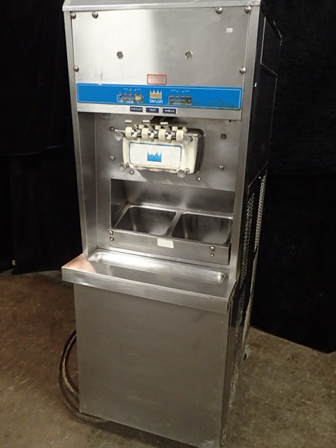 lot 3501 image: Taylor 2 Flavor Ice Cream Machine