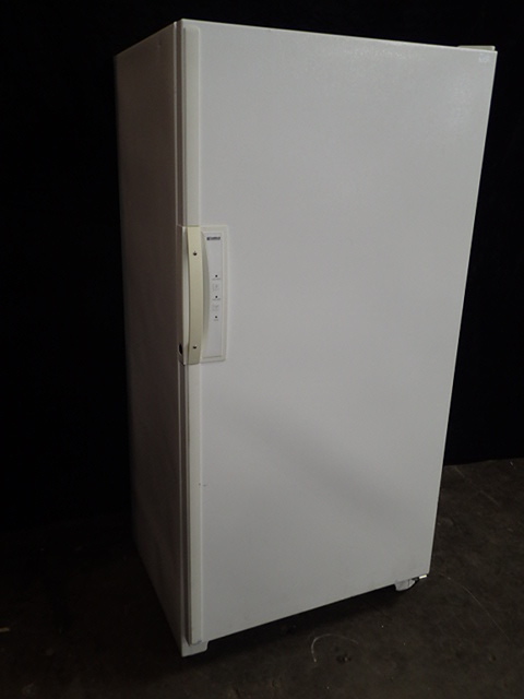 lot 3518 image: Kenmore Stand Up Freezer