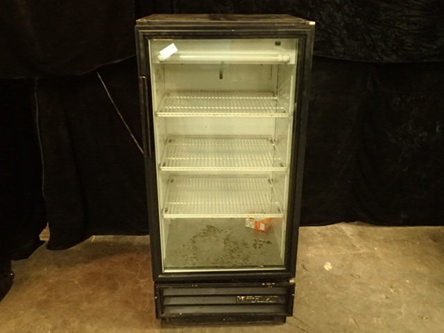 lot 3567 image: True Single Door Glass Door Merchandising Cooler