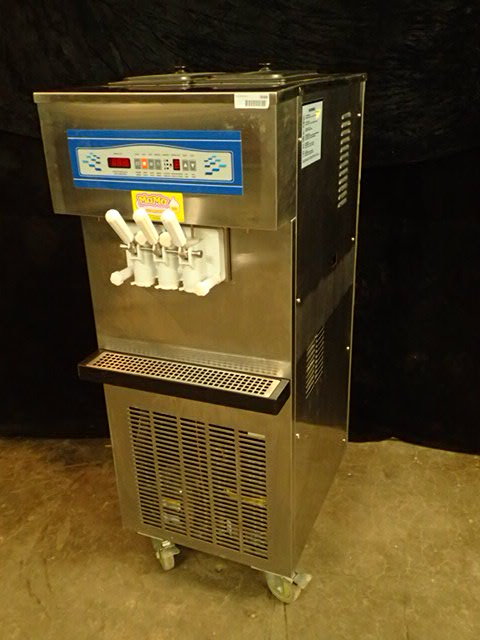lot 3569 image: Commercial Soft Serve Ice Cream Machine