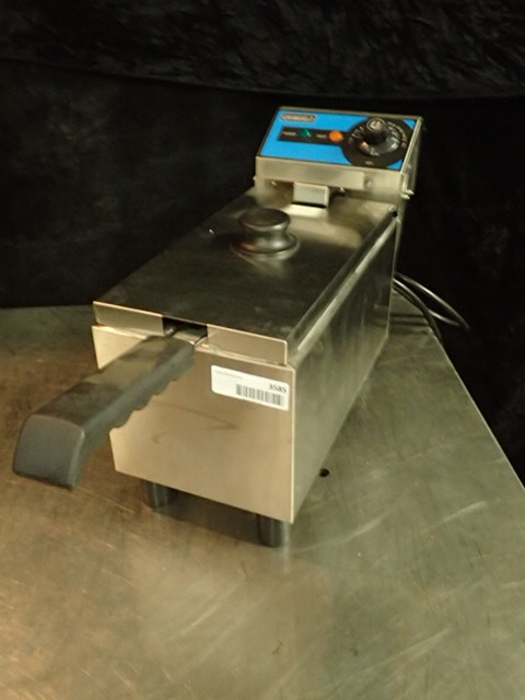 lot 3585 image: Uniworld Countertop Single Bay Fryer