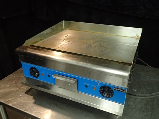 lot 3591 image: Uniworld Electric 24in Countertop
