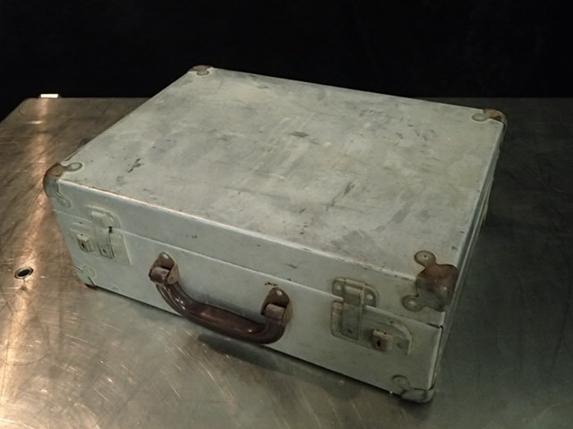 lot 3612 image: Sweet Aluminum Case and Roller Skates