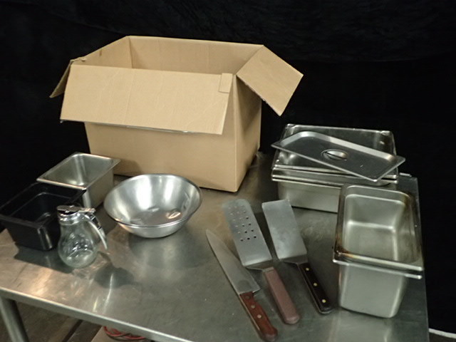 lot 3627 image: Large Lot of Kitchen Goodies