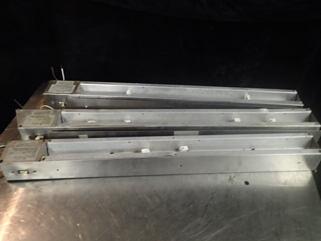 lot 3638 image: Lot of Three Warning Lights