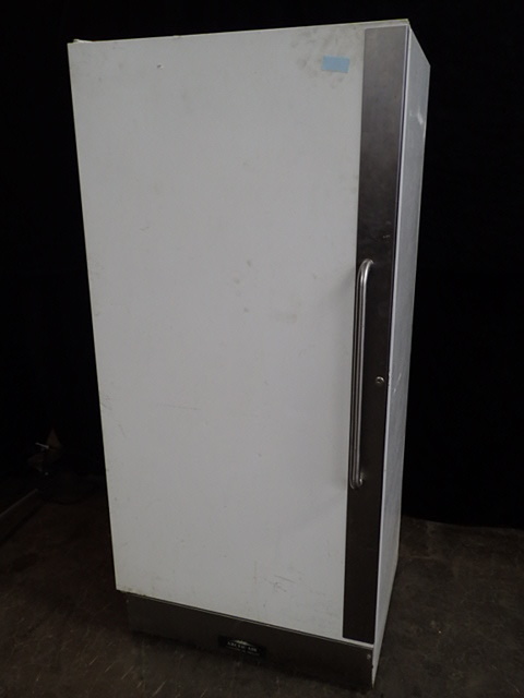 lot 3709 image: Arctic Air Single Door Reach In Freezer
