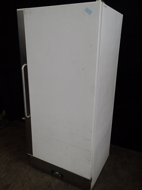 lot 3710 image: Arctic Air Single Door Reach In Freezer