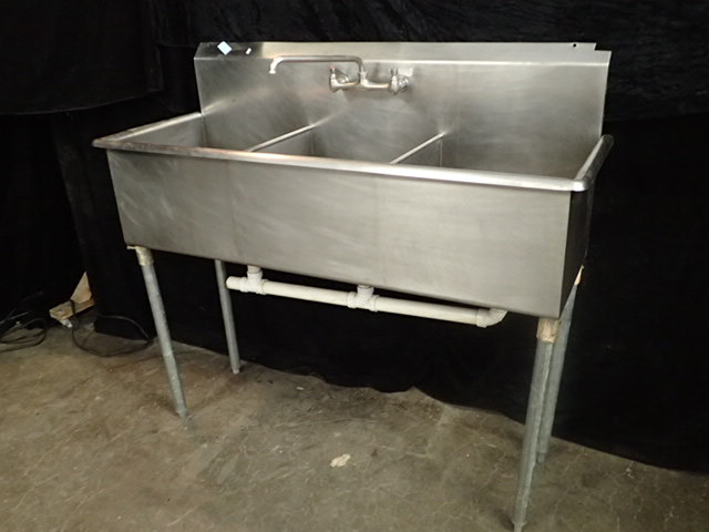 lot 3717 image: Stainless Steel 3 Bay Sink on Legs