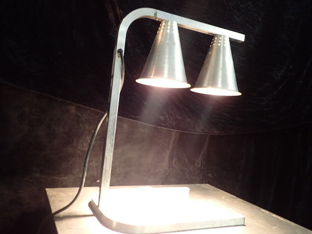 lot 3725 image: Standing Two Light Food Warmer