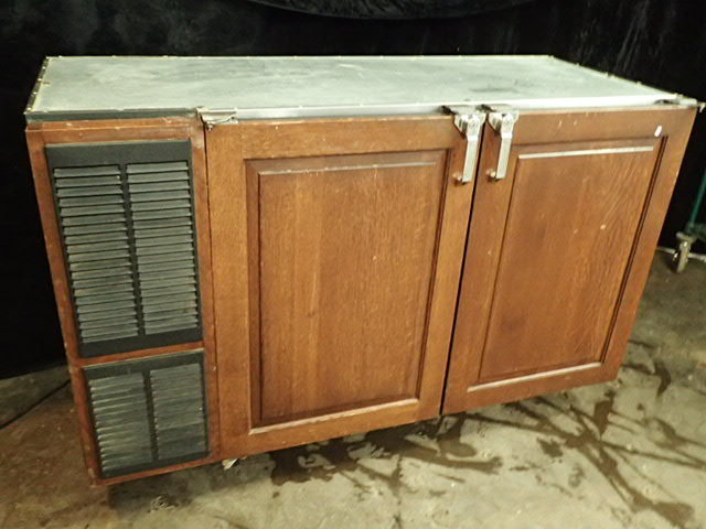 lot 3751 image: Glastender Bar Back Cooler