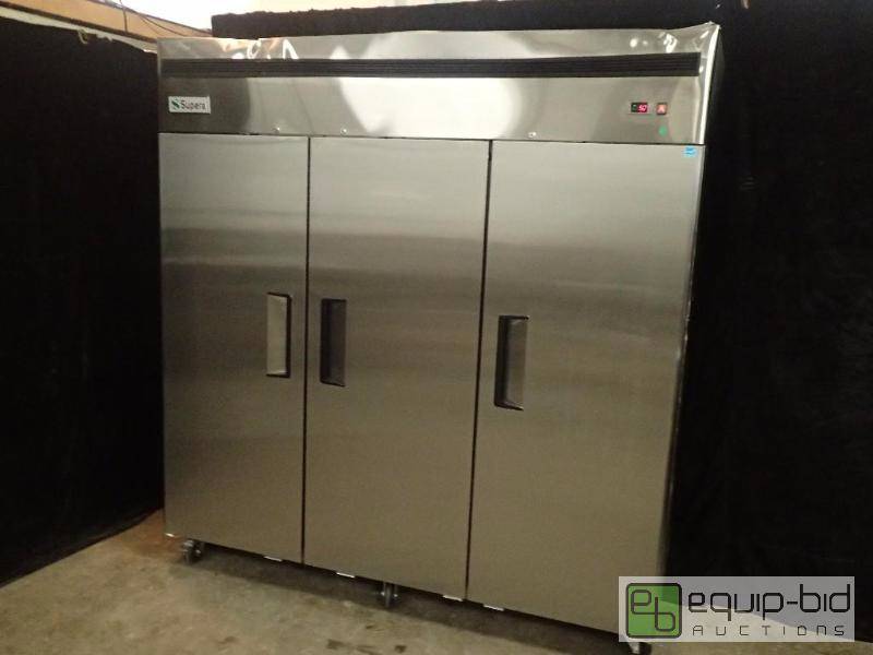 lot 3004 image: Supera 78 Solid 3-Door Reach-In Refrigerator (R3R-1)