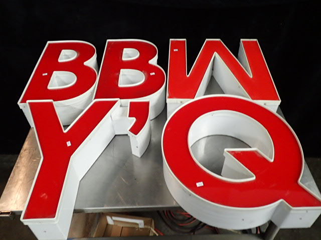 lot 3775 image: Large Display Sign Letters