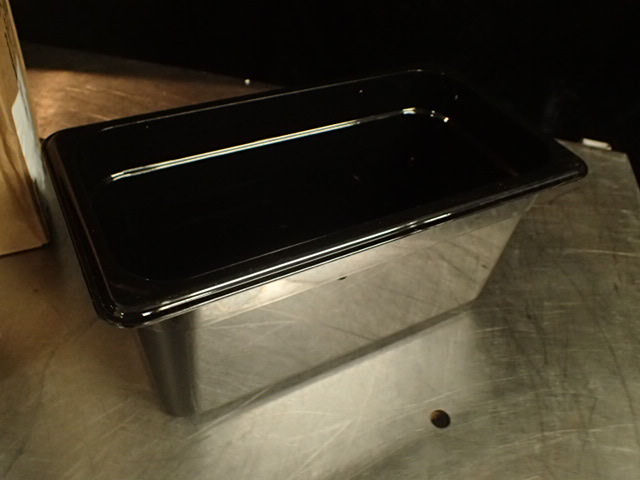 lot 3831 image: (6) 13 Size 6 Cambro Food Pans