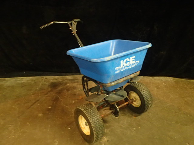 lot 3856 image: Ice Buster Salt Spreader