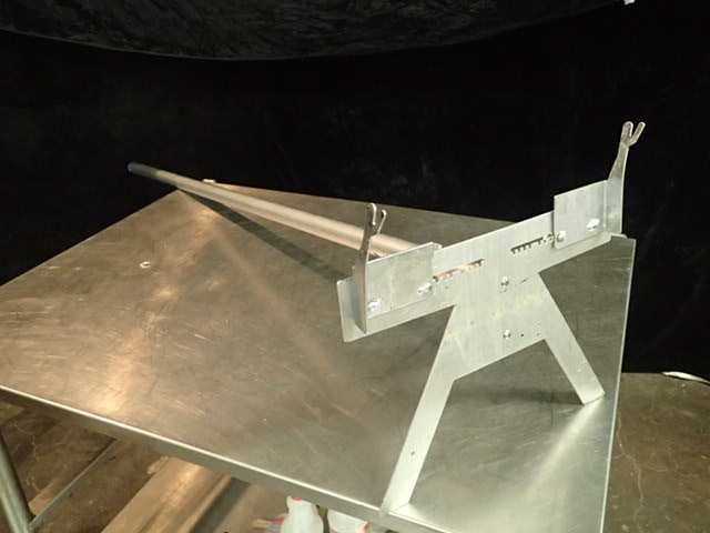 lot 3861 image: Baffle Boss Hood Filter Lifter