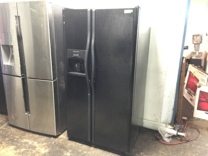 lot 8031 image: Frigidaire 25.6 Cu. Ft. Side-by-Side Refrigerator