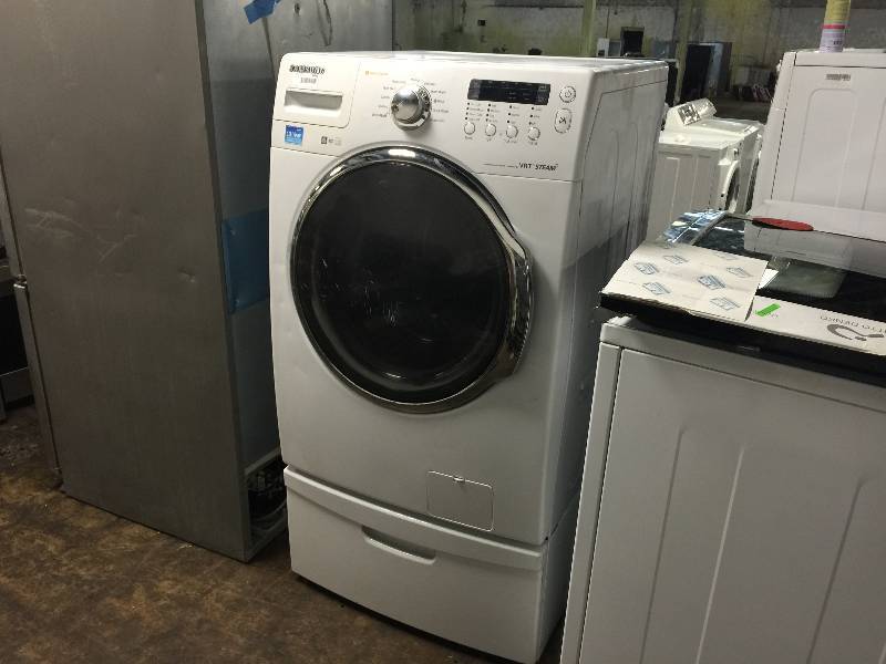 lot 8043 image: Samsung Washer - Front Load 3.7 cf washer wsteam (white)
