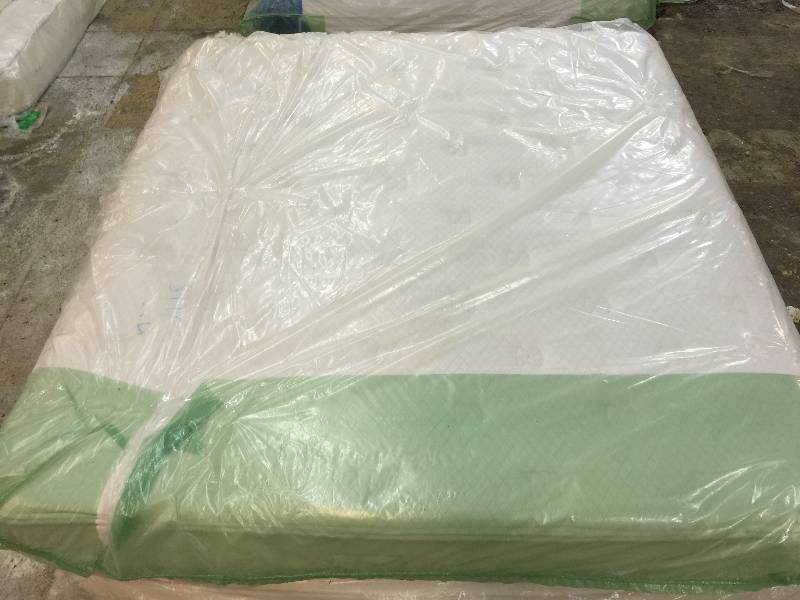 lot 7100 image: SEALY POSTUREPEDIC ENCORE ULTRA PLUSH KING MATTRESS