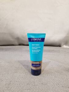 lot 17137 image: Lumene Matt Touch Deep-Cleansing Peat Mask