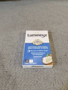 lot 17230 image: Lumineux Oral Essentials Certified Non Toxic Whitening Strips 7 Treatments