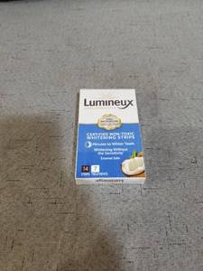 lot 17247 image: Lumineux Oral Essentials Certified Non Toxic Whitening Strips 7 Treatments