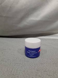 lot 87699 image: NEUTROGENA DEEP MOISTURE DAY CREAM WITH SUNSCREEN SPF 20