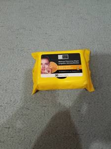 lot 87739 image: Global Beauty Care Makeup Cleansing Wipes Vitamin C Extract 30 Wipes