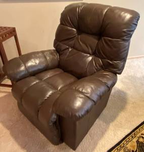 lot 9742 image: Leather La Z Boy Rocker Recliner - Very Good Condition - Please come to the preview to inspect - Matching recliner sold on lot# 9741