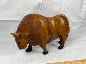 lot 9772 image: Wooden Buffalo Carving - 10 long