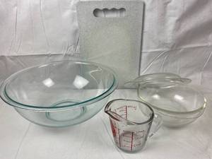 lot 9782 image: Lot of Pyrex, large bowl, Covered Casserole and Measuring Cup w cutting board