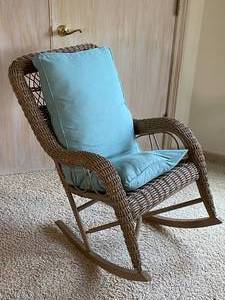 lot 9784 image: Nice Wicker Rocker w Pottery Barn Cushions - Nice Chair