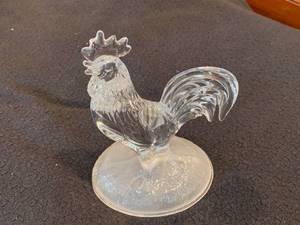 lot 9794 image: Awesome Glass Rooster - 7 tall