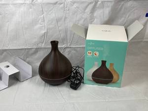 lot 9802 image: Anjou Diffuser - Aromatherapy - w original box