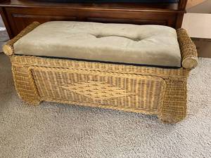 lot 9822 image: Wicket Sitting  Storage Bench - Nice w removable top cushion - Great for storing blankets