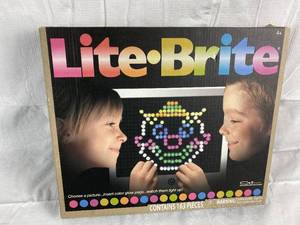 lot 9872 image: Lite Brite w original box and light pegs in storage box - WORKS