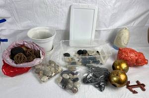 lot 9873 image: Swanky Decorator Lot - Cute Ceramic Pig and lots of stones, wicker balls and more