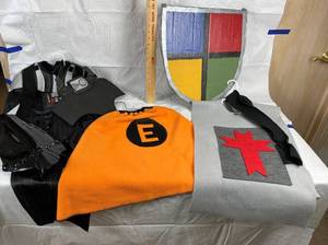 lot 9881 image: Lot of 3 Childs Halloween Costumes - size Small-Medium