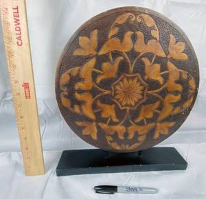 lot 9659 image: Circular Mounted Wooden Decorative Disc Dcor - Over 14 tall
