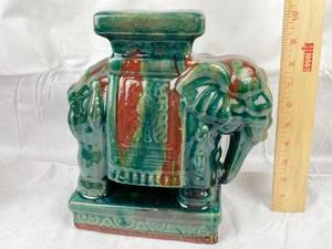 lot 9678 image: High Style Ceramic Elephant bookend (just one available) - Was expensive from Invio