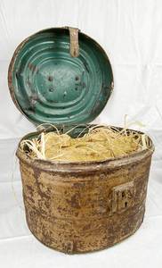 lot 9684 image: Rustic Metal Bucket w Lid Decor - Comes filled with decorative Straw - Approx 1 ft in diameter