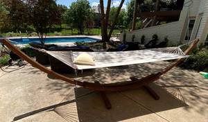 lot 9710 image: Curved Wood Hammock - Amazing Style - LARGE PIECE - Relax in Style See pics for measurements
