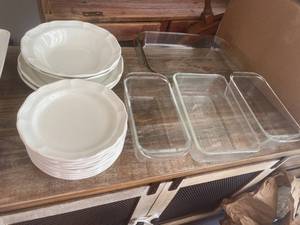 lot 9715 image: Lot of Pyrex Glass Baking Dishes and Mikasa Dishes (some dishes are excellent condition some are cracked and worn. See pics)
