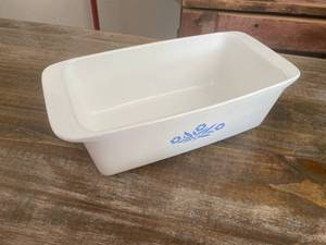 lot 9719 image: Rare Corningware P-315 9x5x3 2 Qt. Baking Dish - Blue Flower Pattern HTF