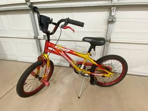 lot 152 image: Child BMX Bike - 18B GENESIS ONE 8 M# GS81834 - Excellent Condition