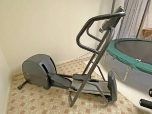 lot 9732 image: Precor Elliptical Cross-Trainer Machine - Works - Get in Shape M#EFX 5.17 - These are over $2,500 online for refurbished ones Check this great one out
