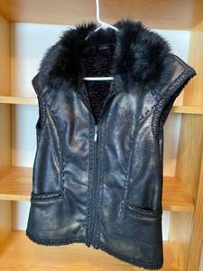 lot 9931 image: Beautiful Faux Fur Vest Size Medium - Ladies Wear - Montanaco Brand - Excellent Condition