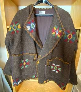 lot 9939 image: RARE - Stunning Wool Oversized Jacket - dZi The Tibet Collection by Tibetian Artisans