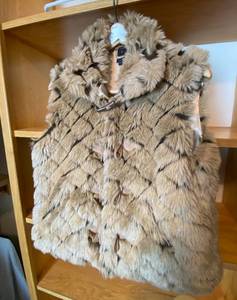 lot 9943 image: Gorgeous Ladies Faux Fur Vest Size - Large by Marc BAXIS - High Style - Very Nice